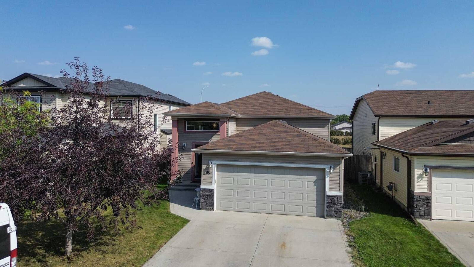Property Photo:  88 Jones Crescent  AB T4P 4A8 