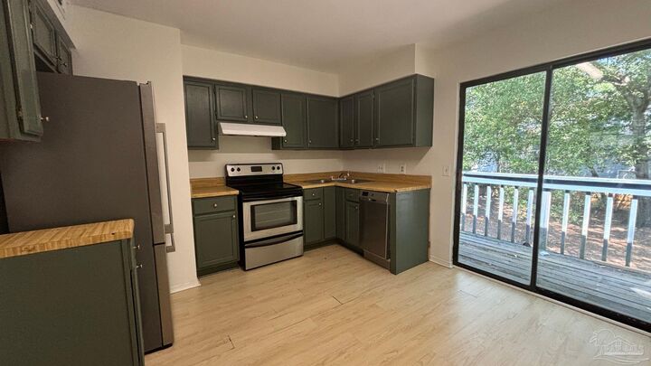 2811 Langley Ave 208  Pensacola FL 32504 photo