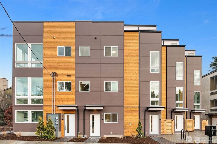 Property Photo:  5114  24th Avenue NE  WA 98105 