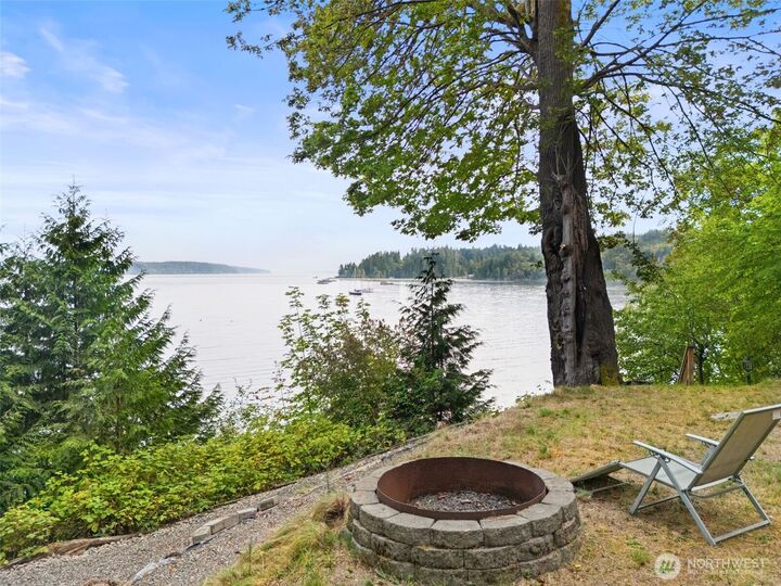 Property Photo:  4150 E North Island Drive  WA 98584 