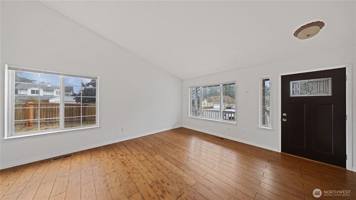 Property Photo:  1472 SW 10th Avenue  WA 98277 