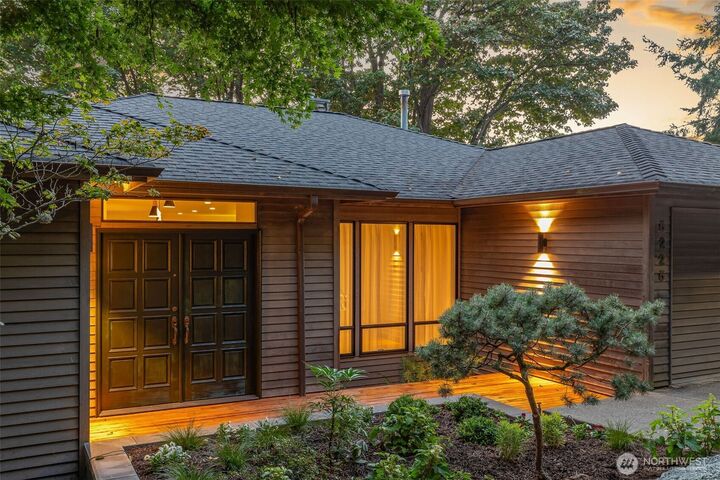 Property Photo:  5225 SW Jacobsen Road  WA 98116 