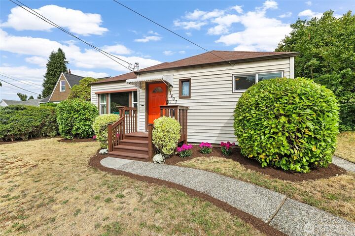 Property Photo: 1407 S 41st Street WA 98418
