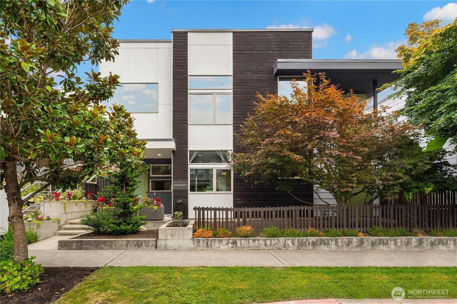 Property Photo:  4430  Renton Avenue S  WA 98108 