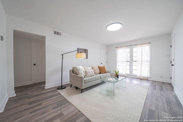 Property Photo: 451 Anton TX 78223