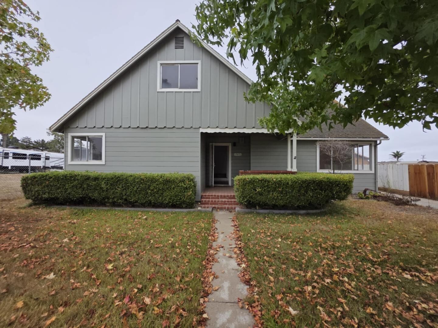 Property Photo:  757 Middlefield Road  CA 93906 