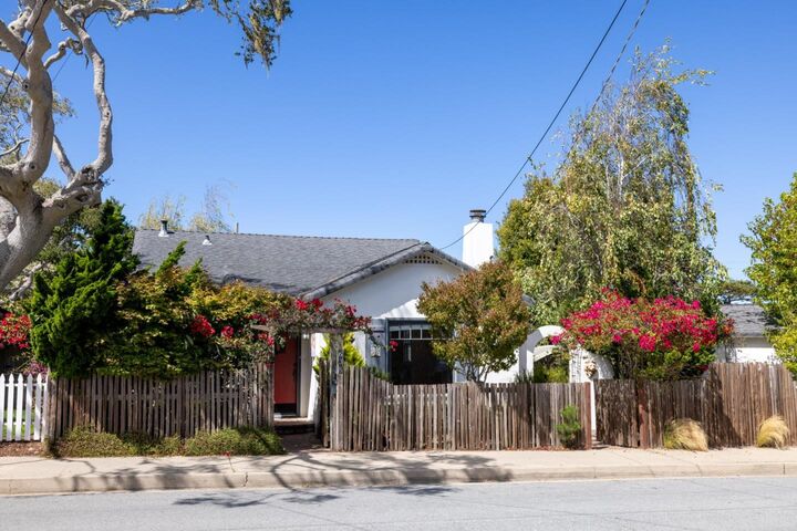 638 Eardley Avenue  Pacific Grove CA 93950 photo