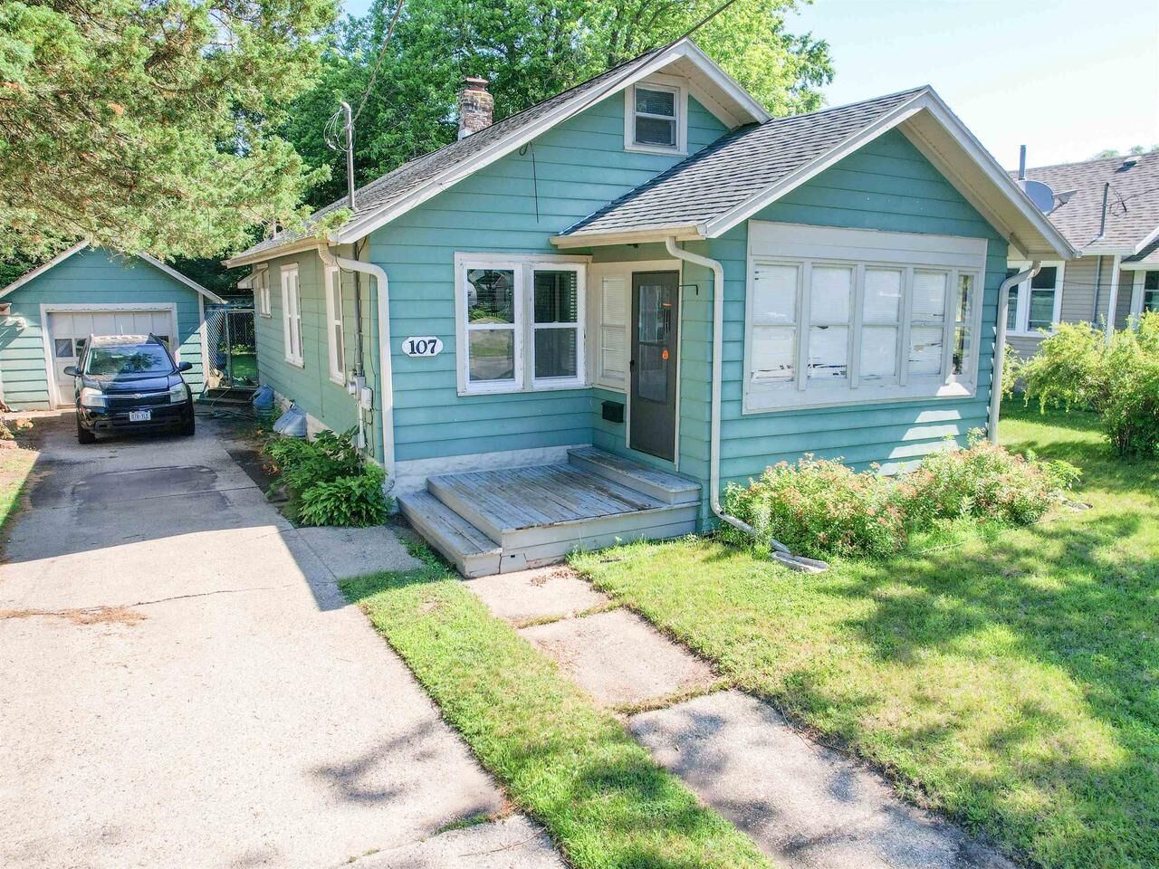 Property Photo:  107 East State Street  WI 53546 