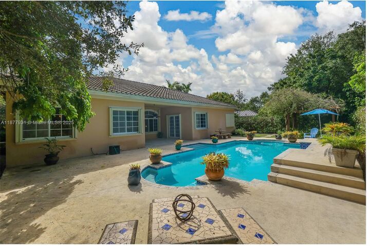 16002 SW 84th Ct  Palmetto Bay FL 33157 photo