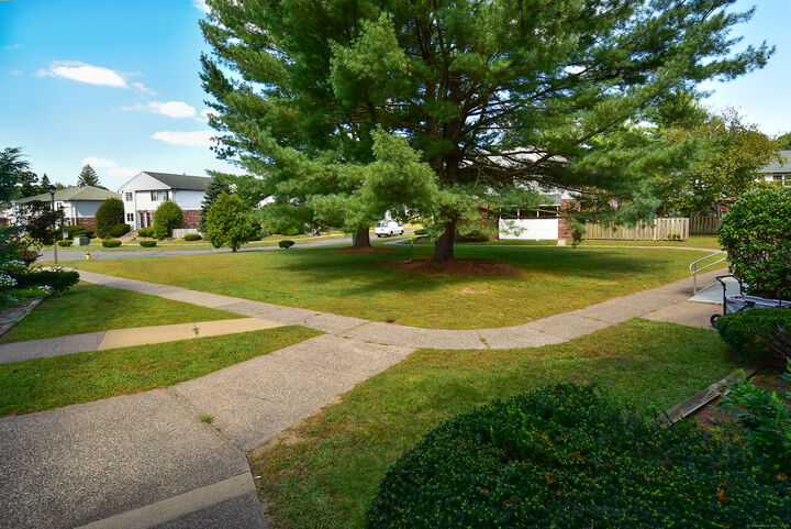 Property Photo: 7 Georgetown Drive H CT 06082