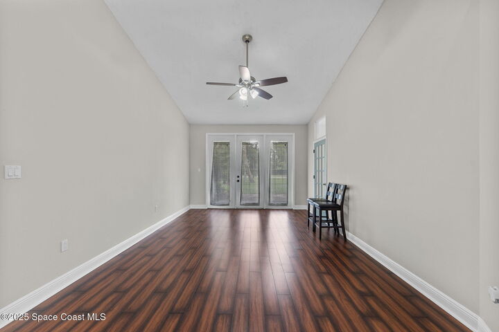 Property Photo: 370 Northgrove Drive FL 32953