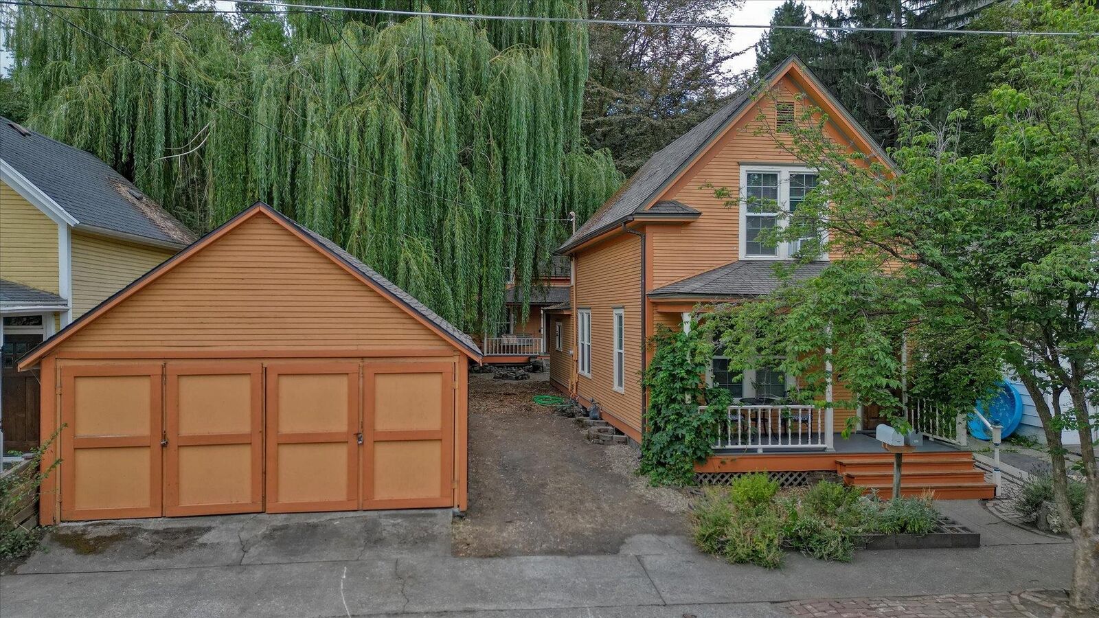 Property Photo: 1421 W Clarke Ave 1421 1/2 W Clarke WA 99201