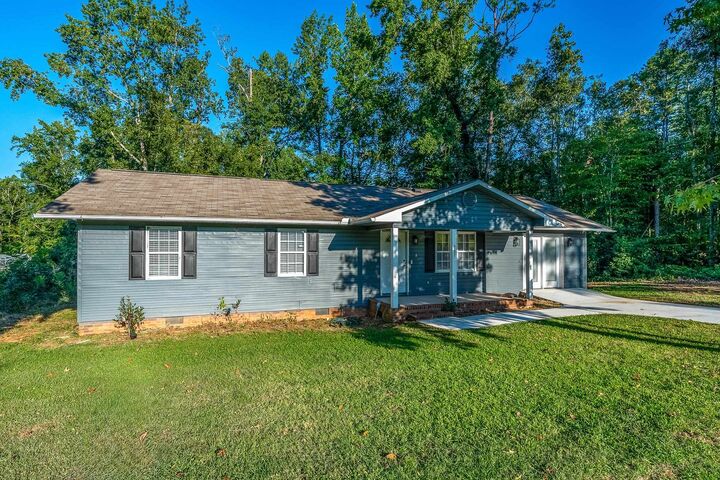 Property Photo: 861 Pinecrest Street SC 29388