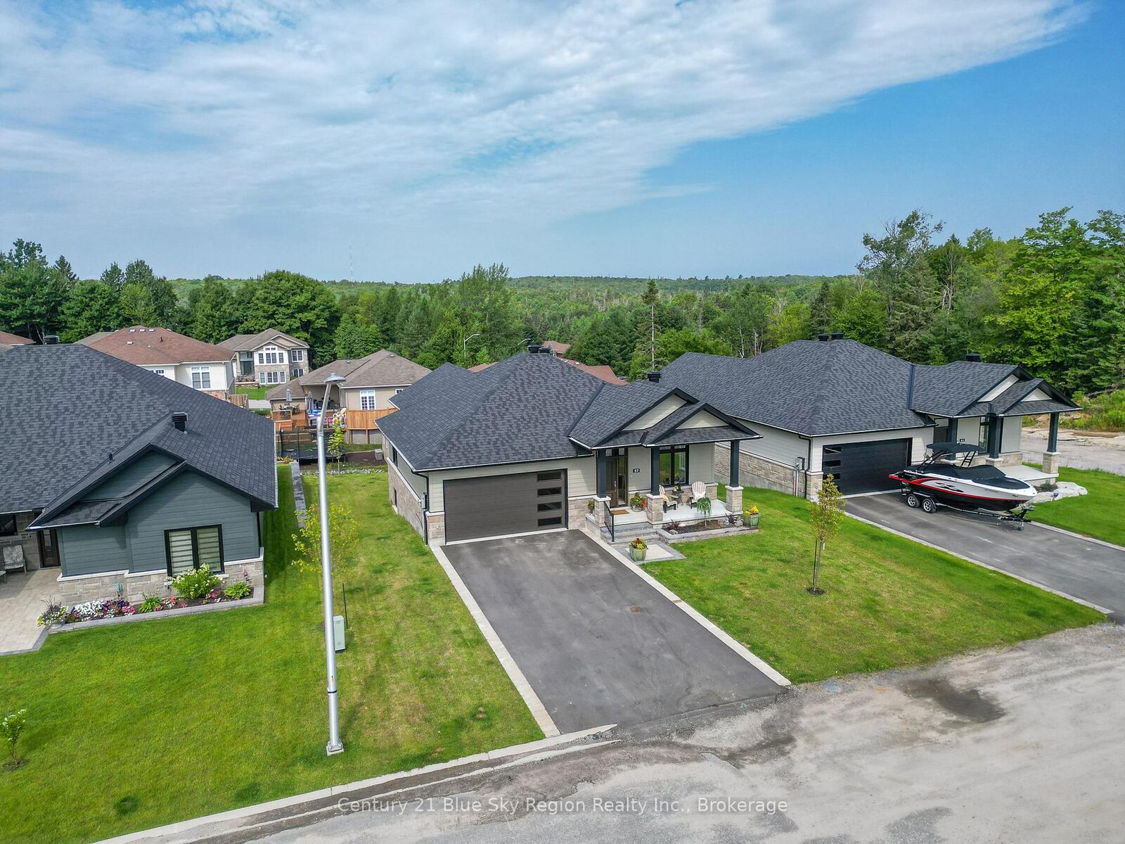 Photo de la propriété:  37 Silver Maple Lane  ON P1C 0B5 