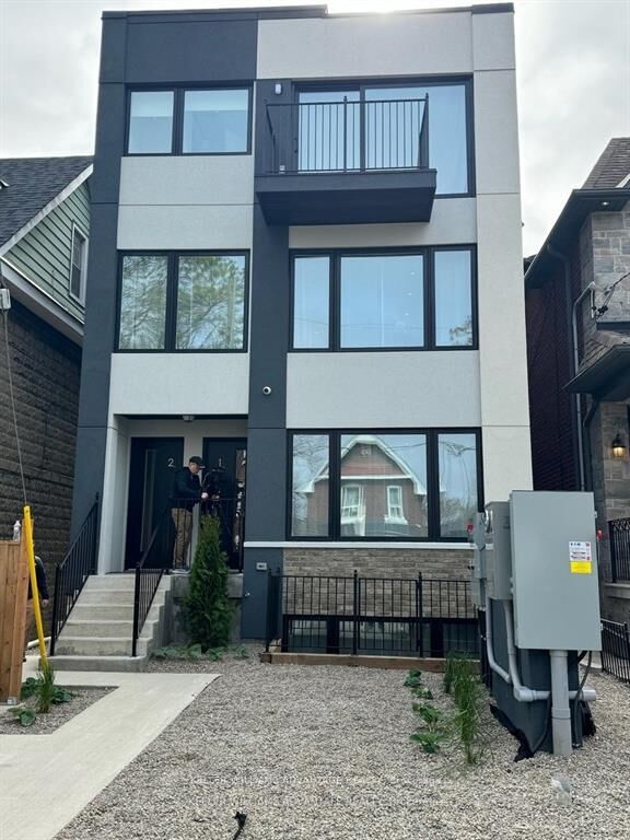 12 Batavia Avenue — photo 1
