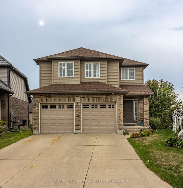 702 Frontenac Crescent  Woodstock ON N4V 0B1 photo