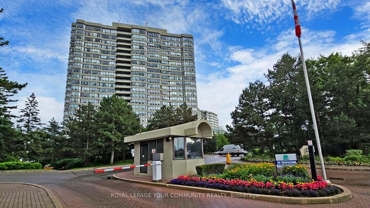 24 Hanover Road 404  Brampton ON L6S 5K8 photo