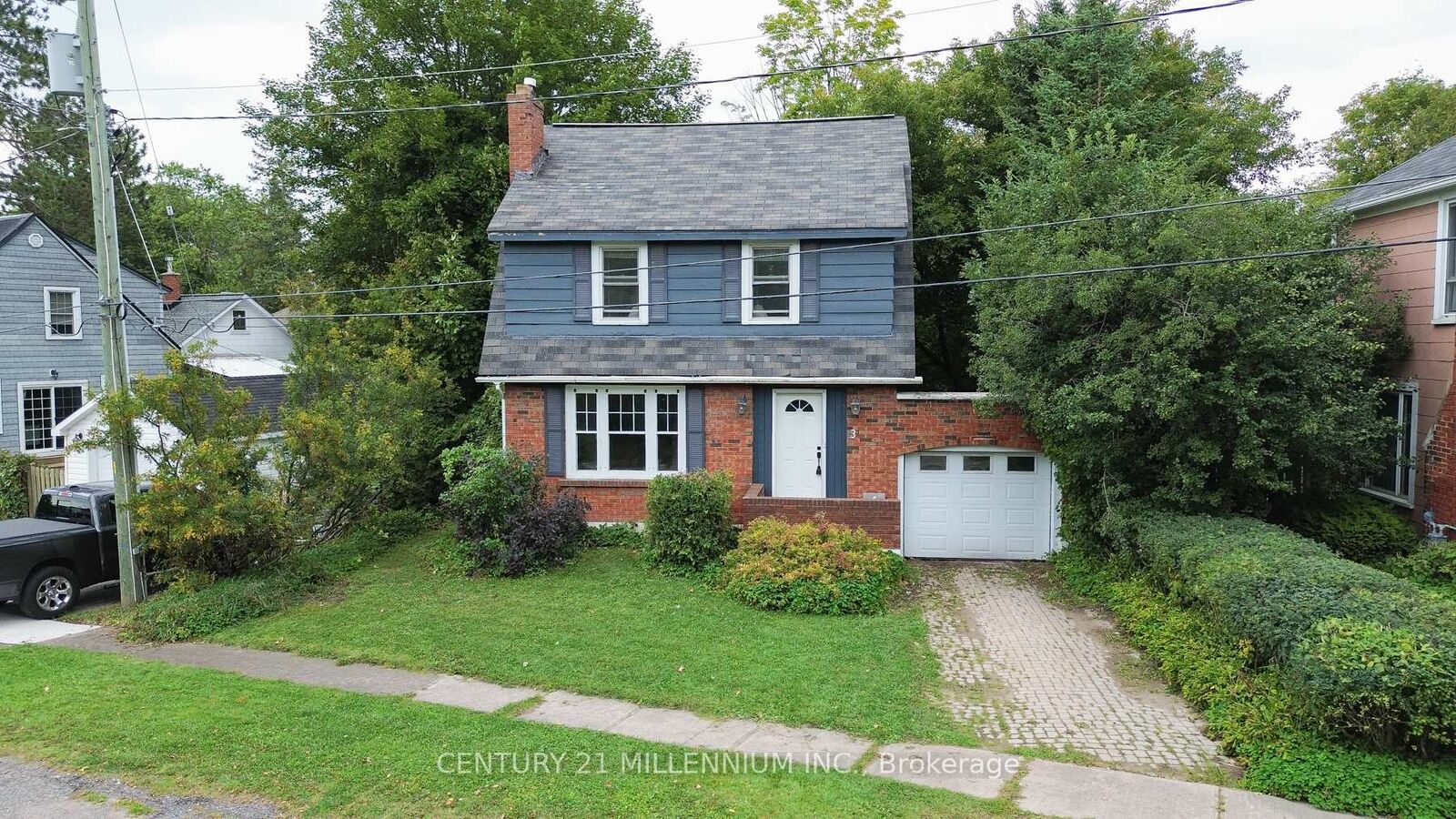 Photo de la propriété:  3 Riverview Avenue  ON P6A 3X6 
