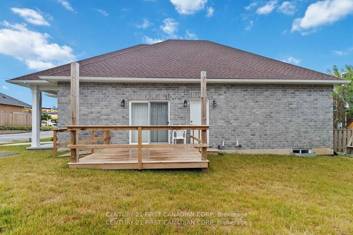Photo de la propriété: 310-A St Paul Avenue ON N3R 4M8