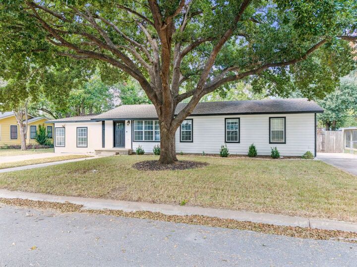908 Kent Street  Taylor TX 76574 photo