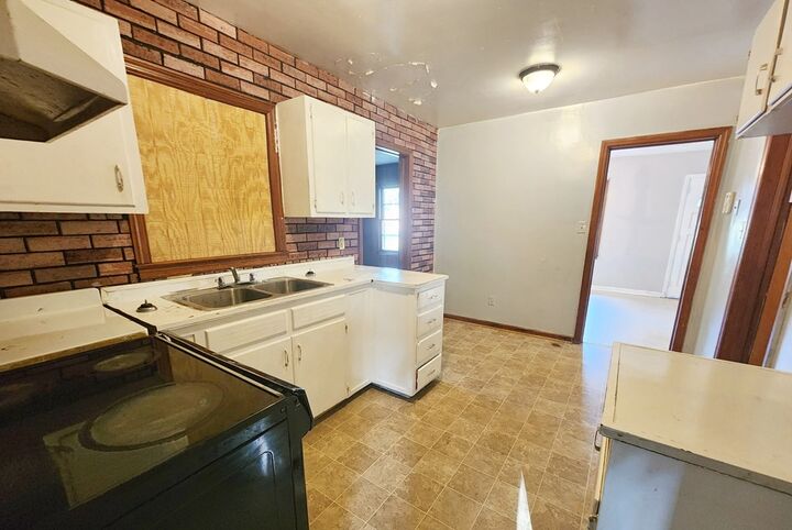 Property Photo:  100 N Ingleside Drive  GA 31707 