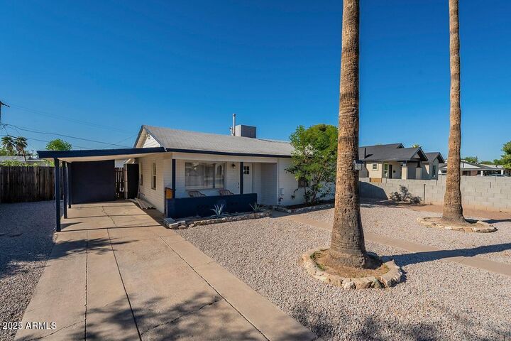 Property Photo:  1923 E Yale Street  AZ 85006 