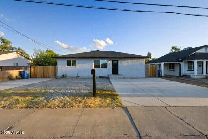 Property Photo:  427 E Crescent Avenue  AZ 85204 