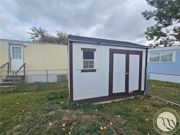 Property Photo: 1108 E 8th MT 59044