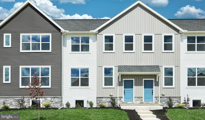 73 N Conifer Drive  Elizabethtown PA 17022 photo
