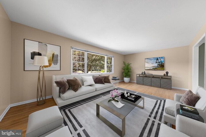Property Photo:  12 Berkshire Drive  NJ 08550