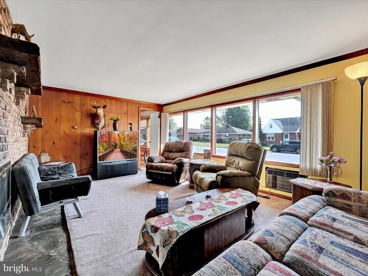 Property Photo:  501 W Oak Street  PA 17078 