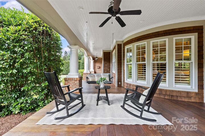 Property Photo:  2301 Vernon Drive  NC 28211 