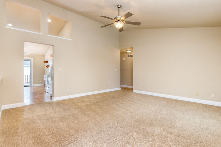 Property Photo:  822 Poe Avenue  IA 50014 