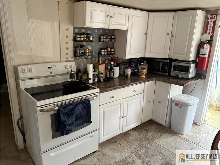 Property Photo:  34 Bartlett Street  NJ 08901 