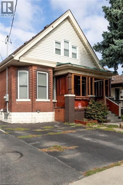 Property Photo:  147 Kensington Avenue North  ON L8L 7N4 