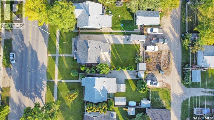 Property Photo:  755 4th Street E  SK S6V 0K4 
