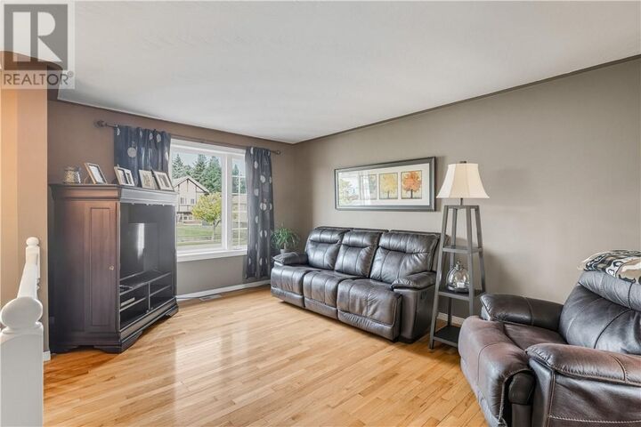 Property Photo:  3374 Percy Avenue  ON P3N 1A1 