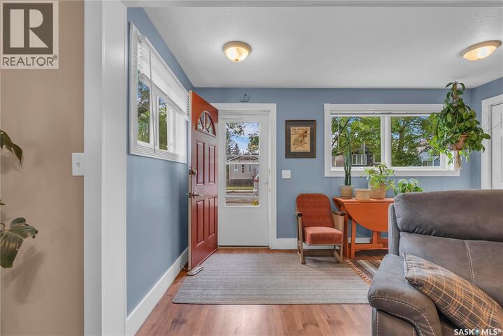 Property Photo:  918 L Avenue S  SK S7M 2J3 