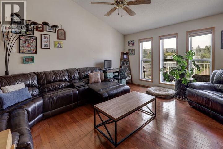 Property Photo: 210 14 Street Northwest AB T0J 0Y1