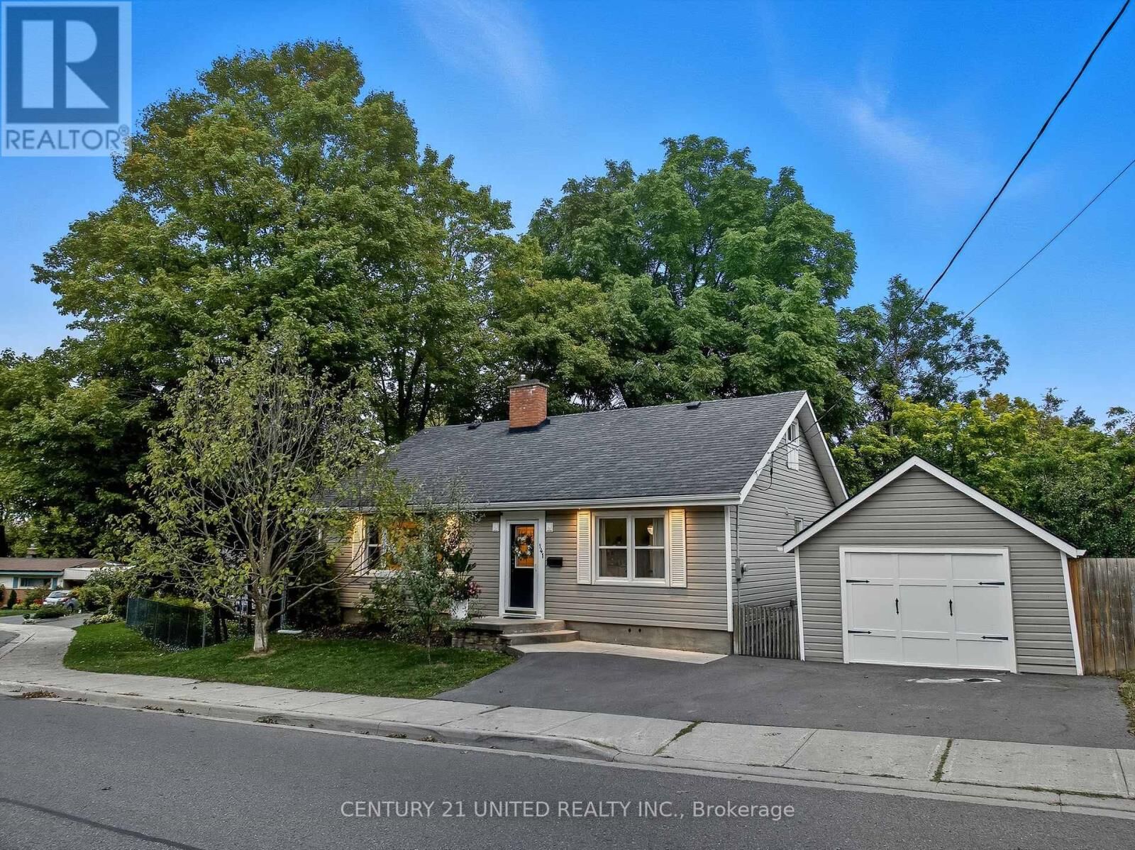 Property Photo:  141 O'Carroll Avenue  ON K9H 4V2 