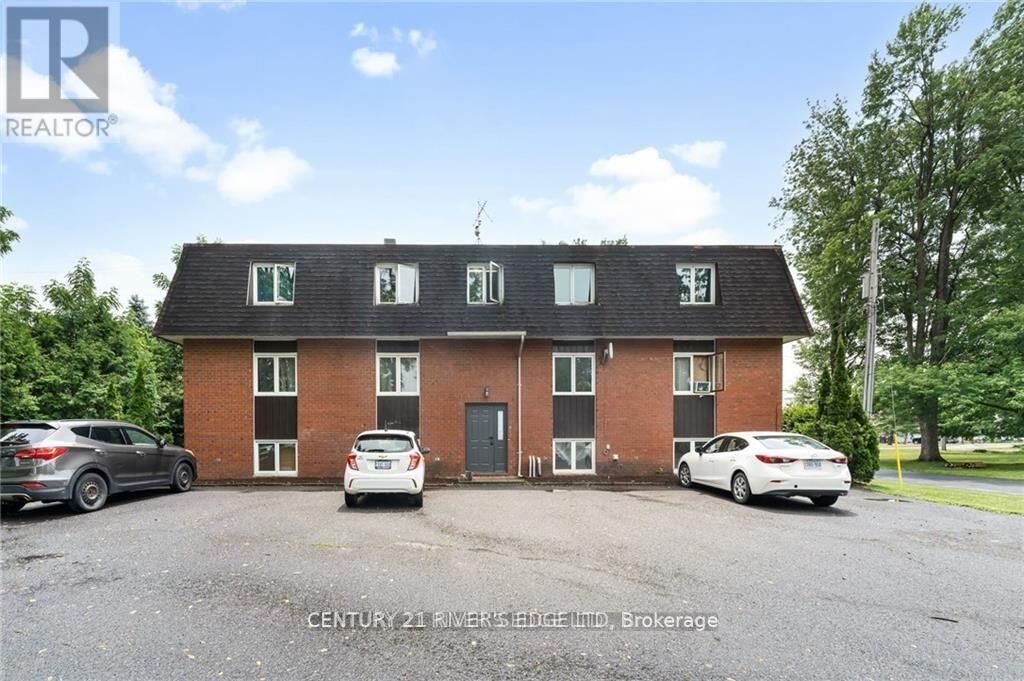 Property Photo:  65 Queen Street  ON K0C 1H0 