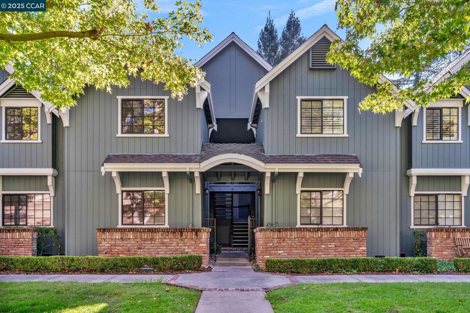 Property Photo:  236 Canyon Woods Way B  CA 94582 