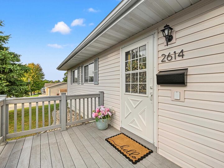 Property Photo:  2614 Crissy Drive  IA 52001 
