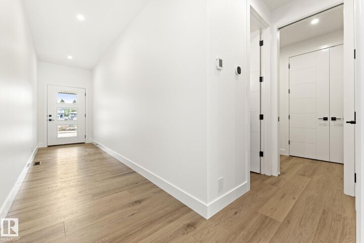 Property Photo:  101 Newbury Ci  AB T8B 0E8 