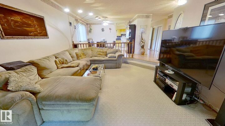 Property Photo:  77 Forest Drive  AB T8N 1Z1 