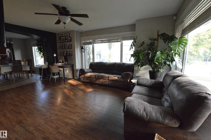 Property Photo:  11846 125 Street NW  AB T5L 0R9 