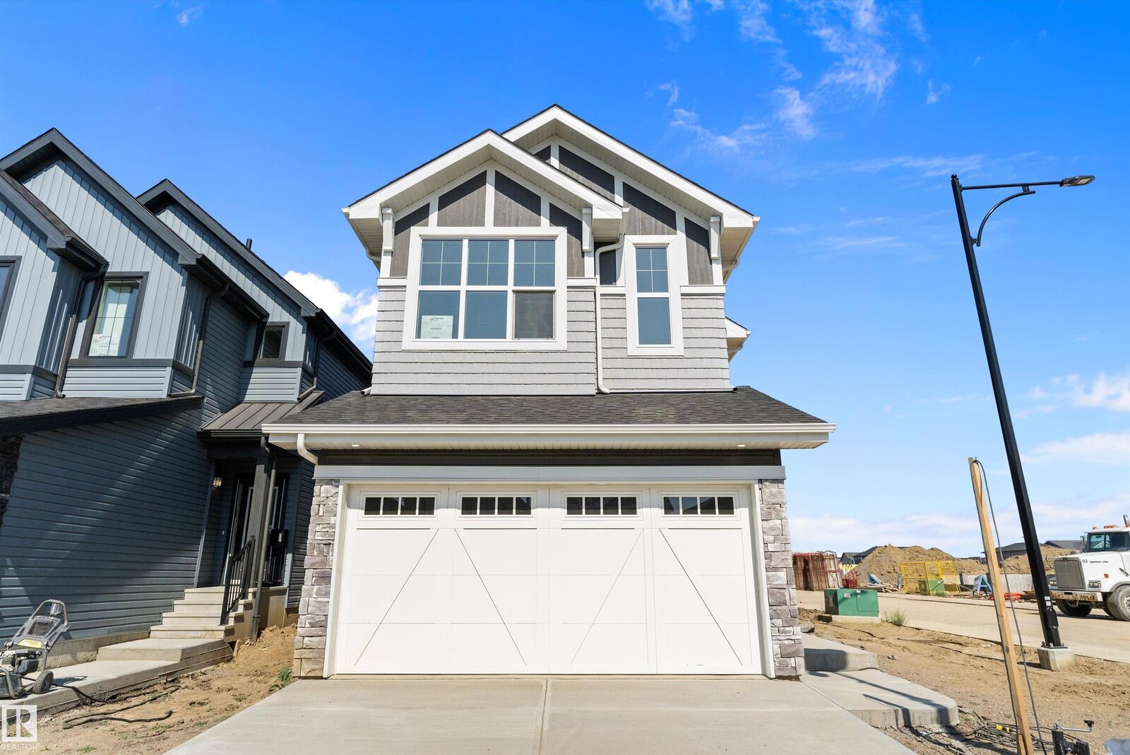Property Photo:  1113 Cristall Crescent SW  AB T6W 2Z1 