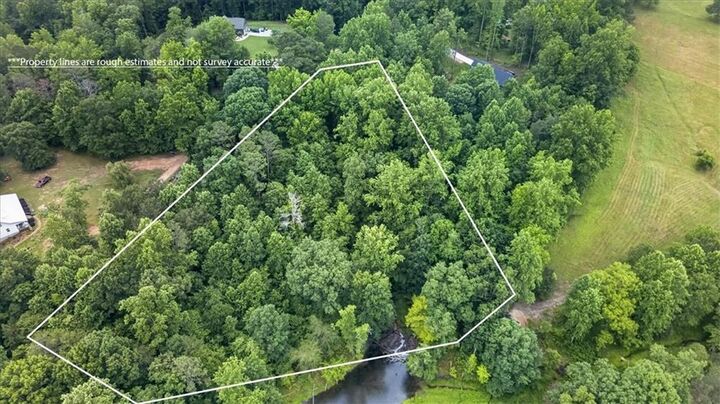 Property Photo: 435 Sleepy Hollow Lane GA 30028