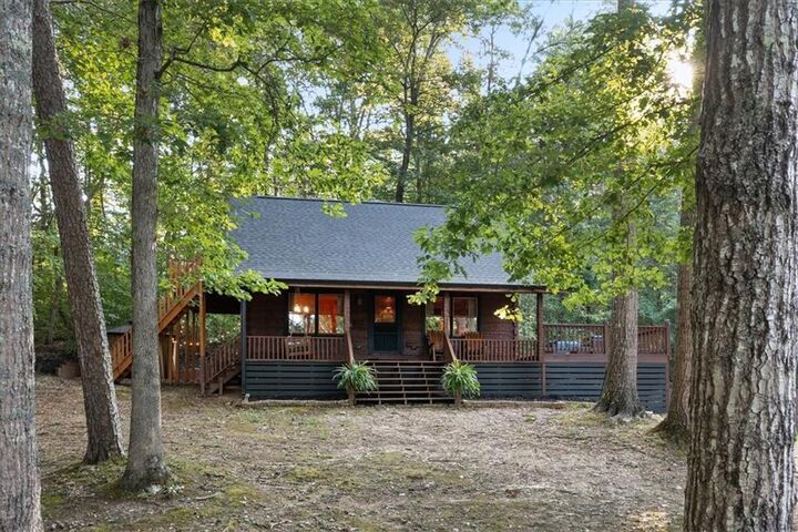 Property Photo: 580 Twin Mountain Lake Circle GA 30175