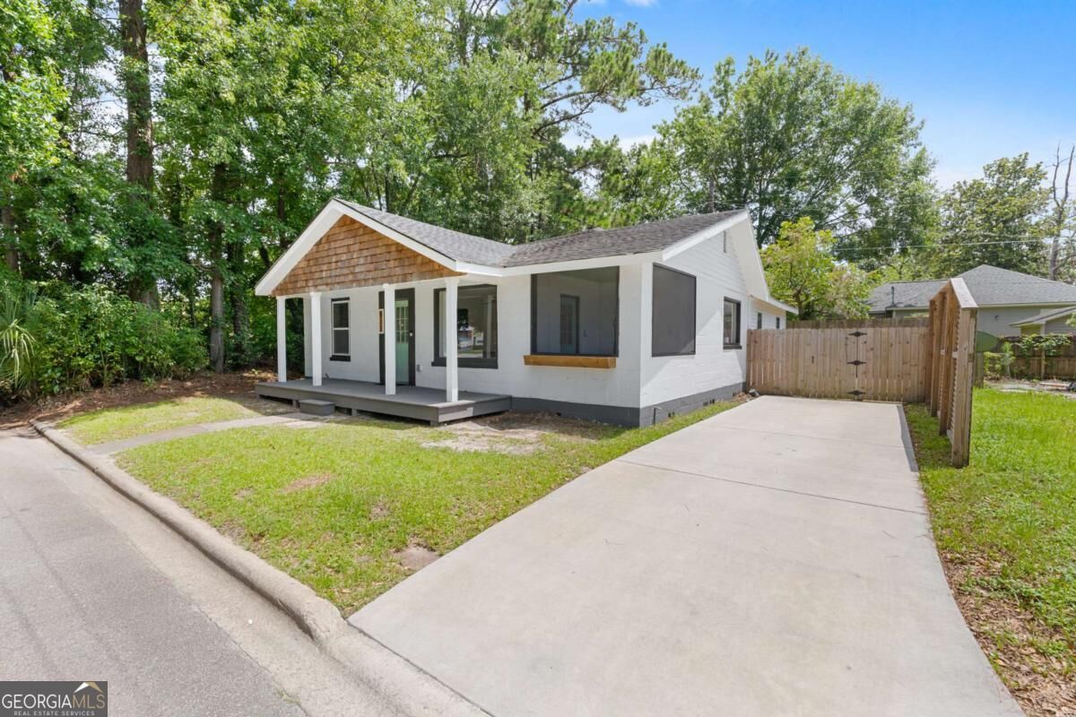 Property Photo:  911 Hamilton Court  GA 31401 